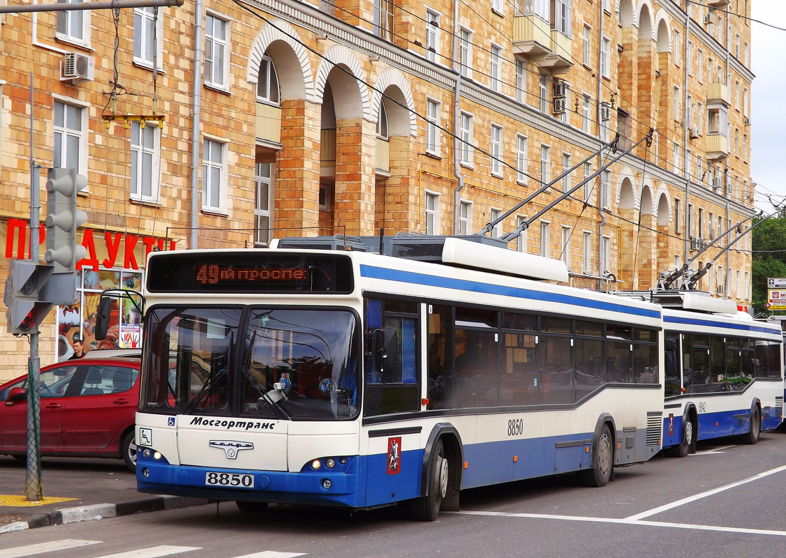 Moszkva, SVARZ-MAZ-6235.00 — 8850