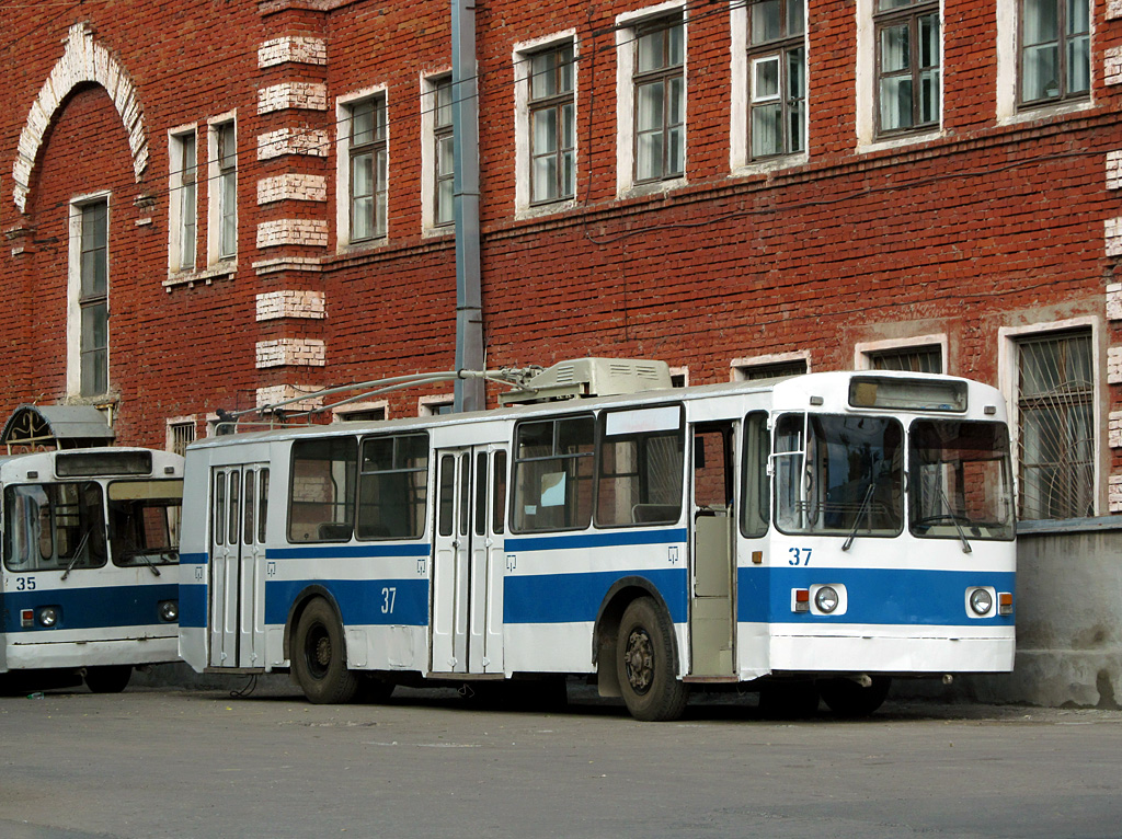 Szamara, ZiU-682V [V00] — 37; Szamara — Trolleybus depot # 1