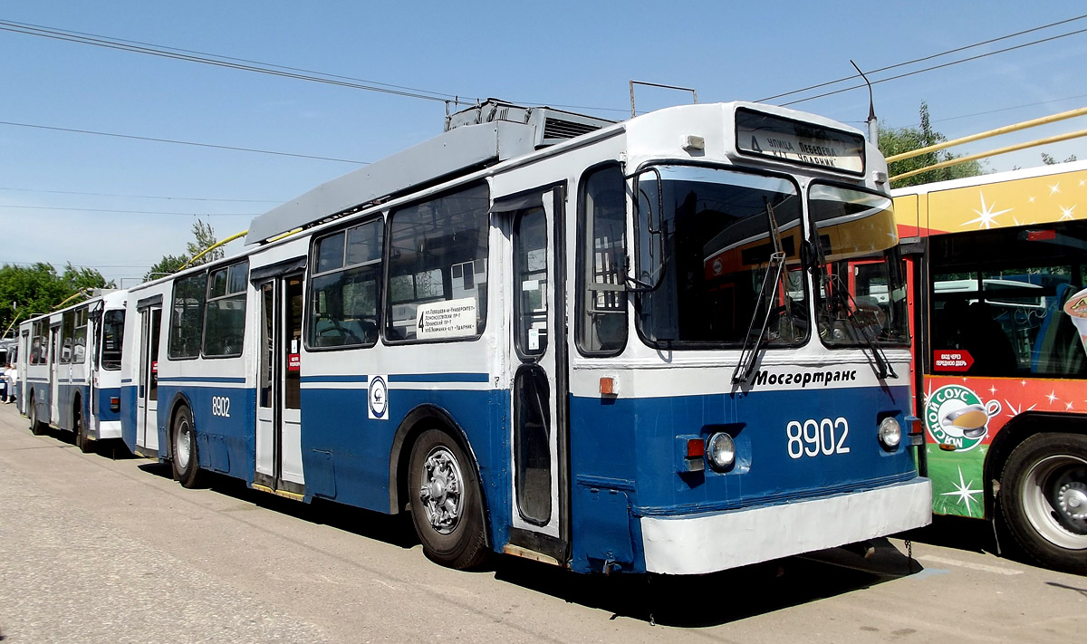 Москва, БТЗ-5276-01 № 8902