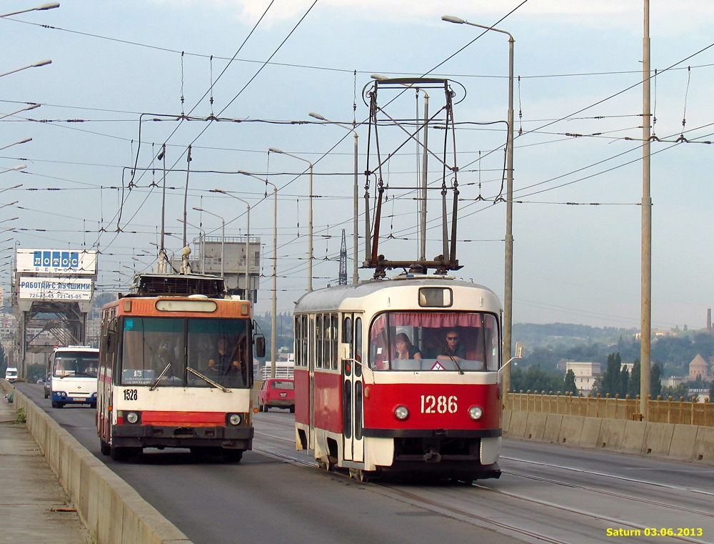Днепр, ЮМЗ Т2 № 1528; Днепр, Tatra T3SU № 1286