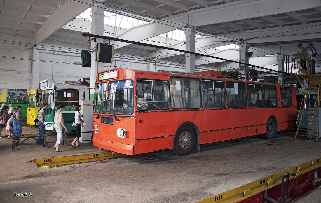 Воронеж, ЗиУ-682Г-012 [Г0А] № 221; Воронеж — Троллейбусное депо № 1