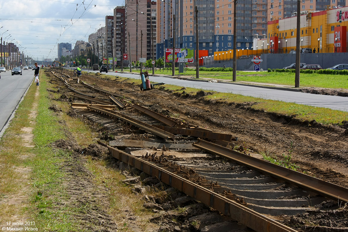 Saint-Pétersbourg — Track repairs