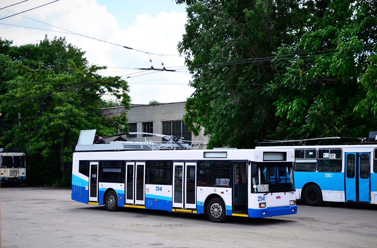 Dnipras, YMZ E186 nr. 2541