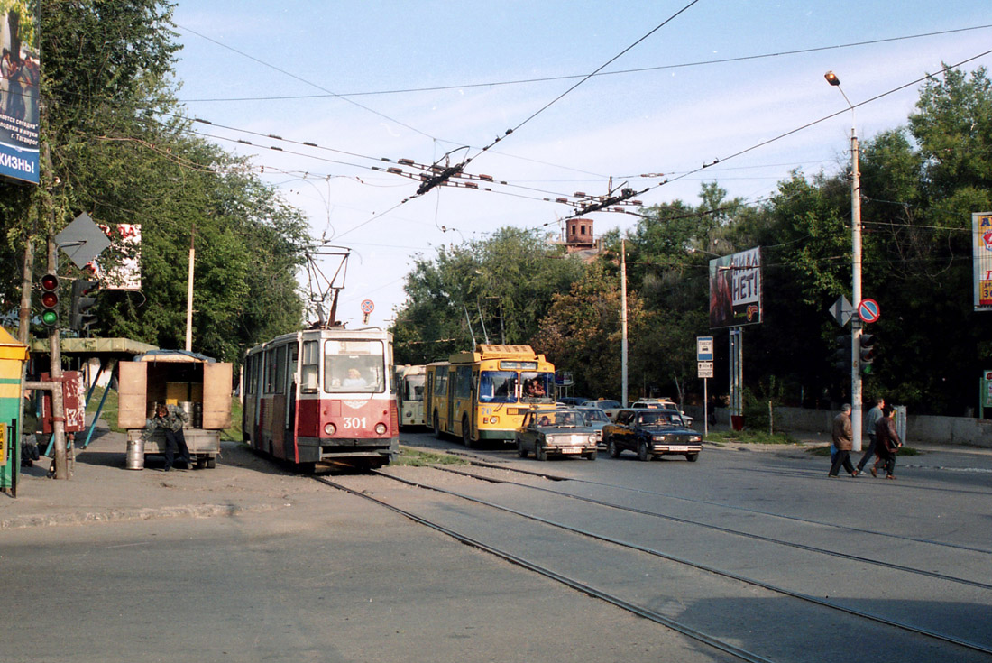 Таганрог, 71-605 (КТМ-5М3) № 301; Таганрог, БТЗ-5276-01 № 70