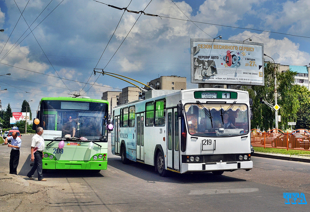 Lutsk, Bogdan E231 # 209; Lutsk, Jelcz/KPNA PR110E # 219 Lutsk, Bogdan E231 # 209; Lutsk, Jelcz/KPNA PR110E # 219