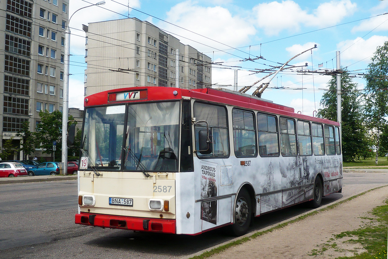 Вильнюс, Škoda 14Tr13/6 № 2587