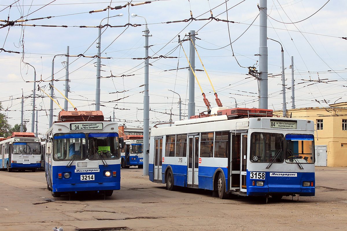 Moscow, ZiU-682GM1 (with double first door) № 3214; Moscow, Trolza-5275.05 “Optima” № 3158