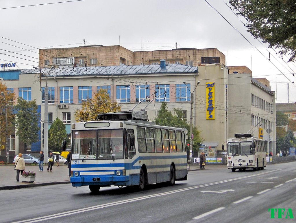 Ровно, ЮМЗ Т2 № 121
