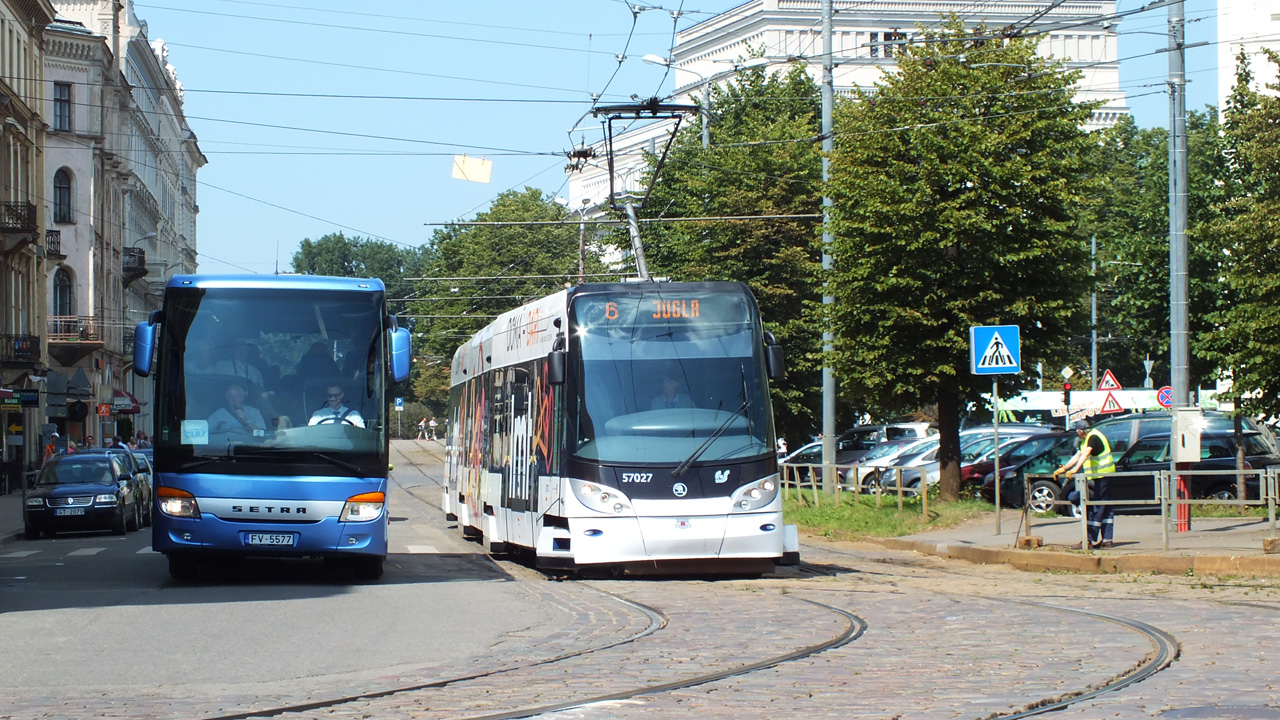 Рига, Škoda 15T ForCity Alfa Riga № 57027