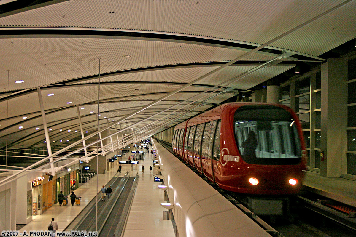 Детройт — ExpressTram в аэропорту DTW