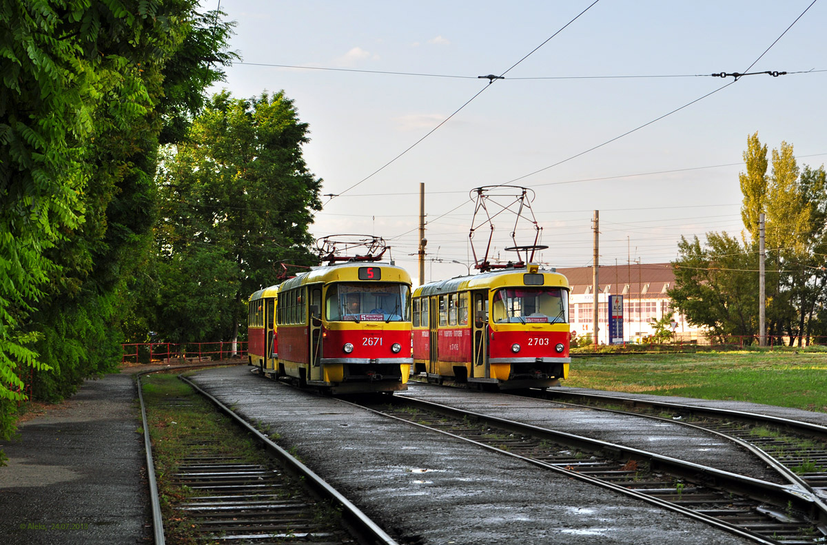 Волгоград, Tatra T3SU (двухдверная) № 2671; Волгоград, Tatra T3SU № 2703