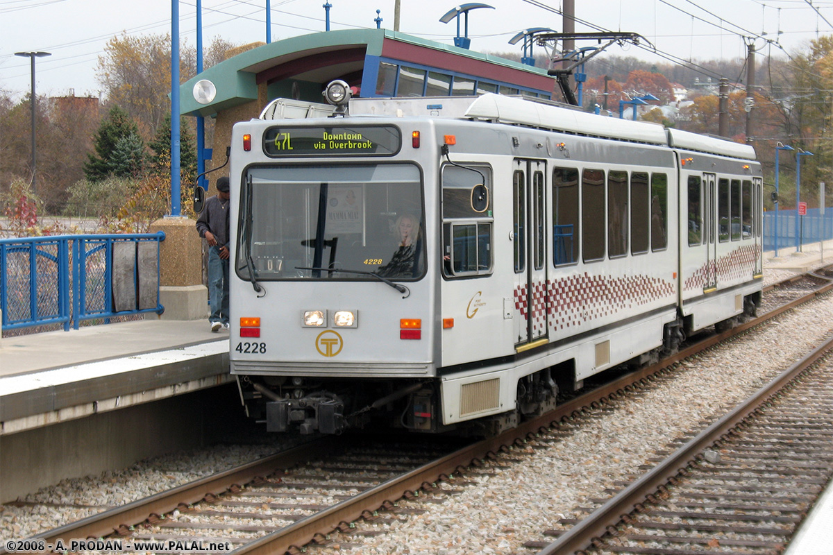 Pittsburgh, CAF LRV č. 4228 Pittsburgh, CAF LRV č. 4228