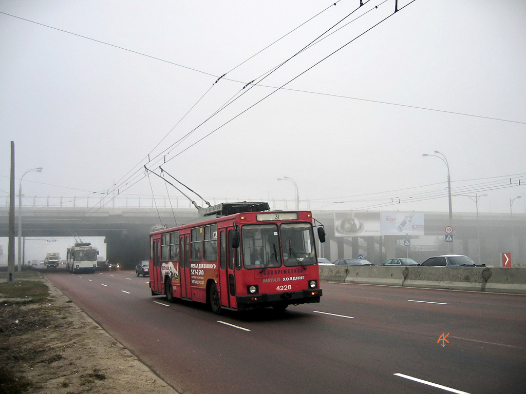Kyjev, YMZ T2 č. 4228