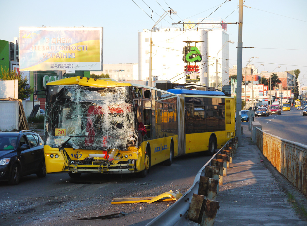 Киев, ЛАЗ E301D1 № 4637