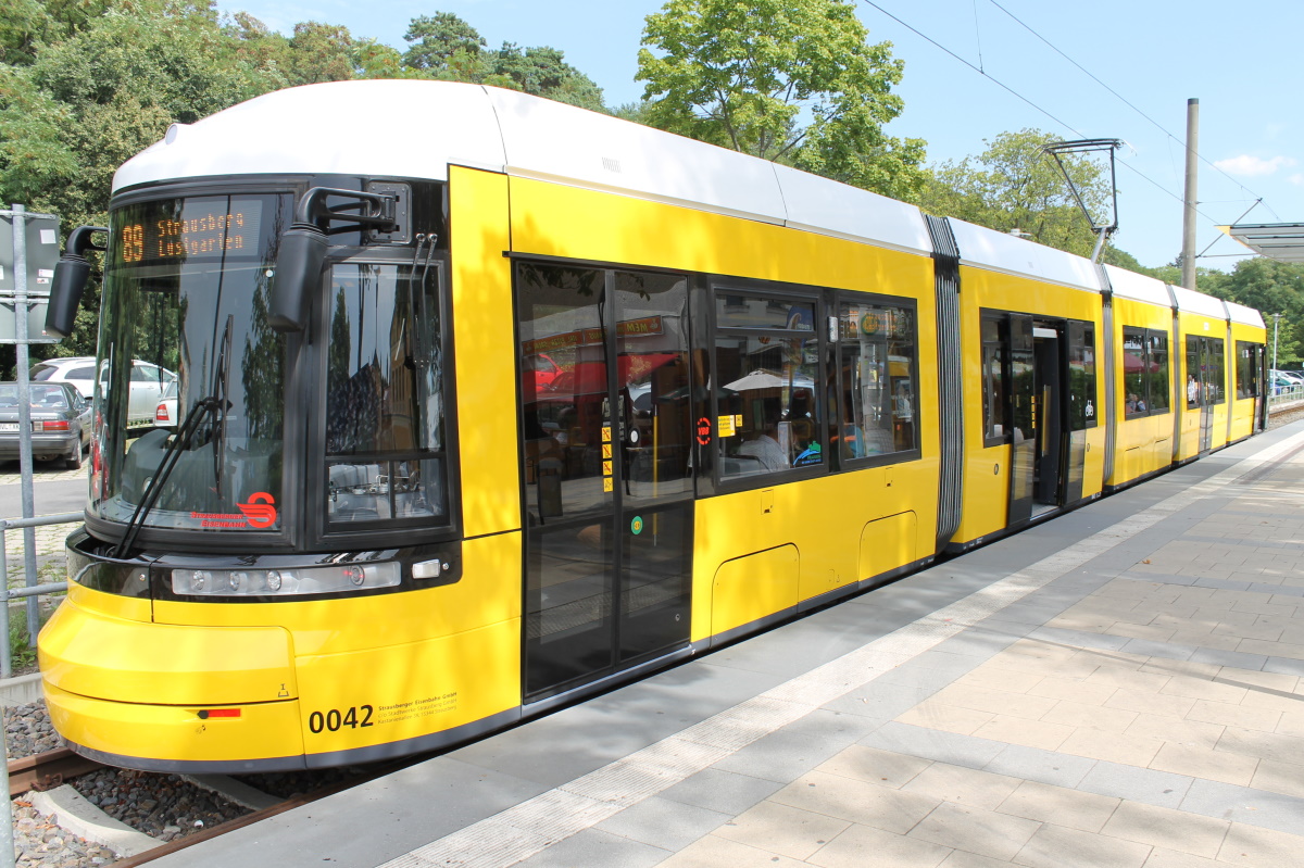 Штраусберг, Bombardier Flexity Berlin (GT6-08ZR/F6Z) № 0042