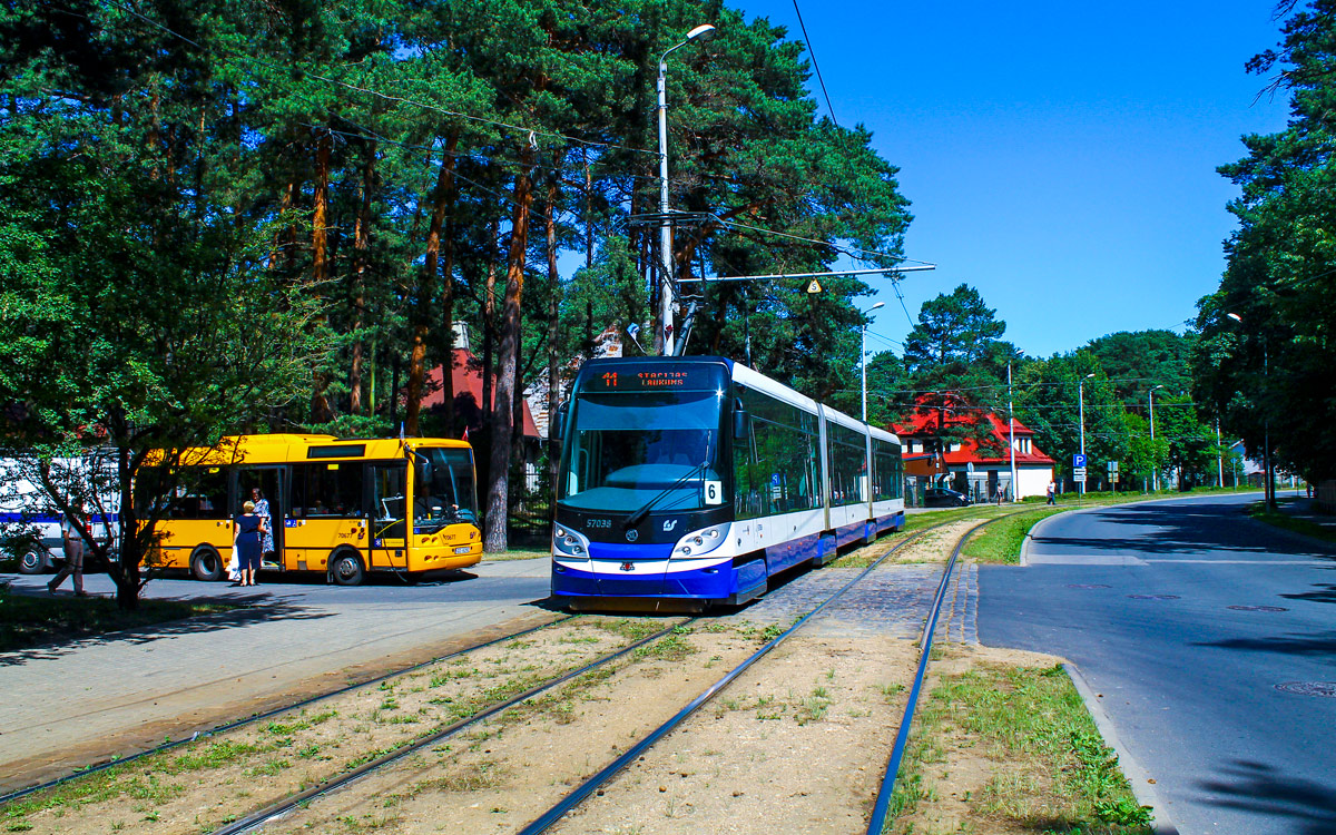 Riga, Škoda 15T ForCity Alfa Riga N°. 57038