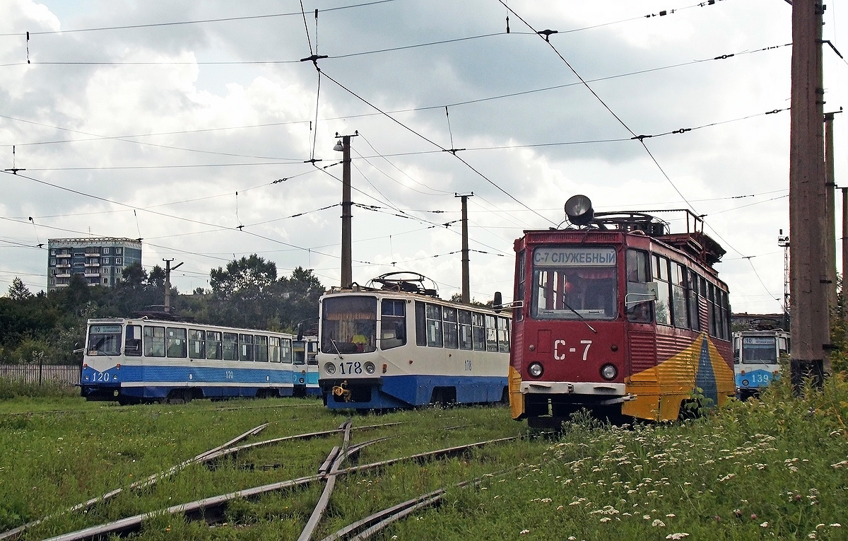 Новокузнецк, 71-605 (КТМ-5М3) № 120; Новокузнецк, 71-608КМ № 178; Новокузнецк, 71-605 (КТМ-5М3) № С-7