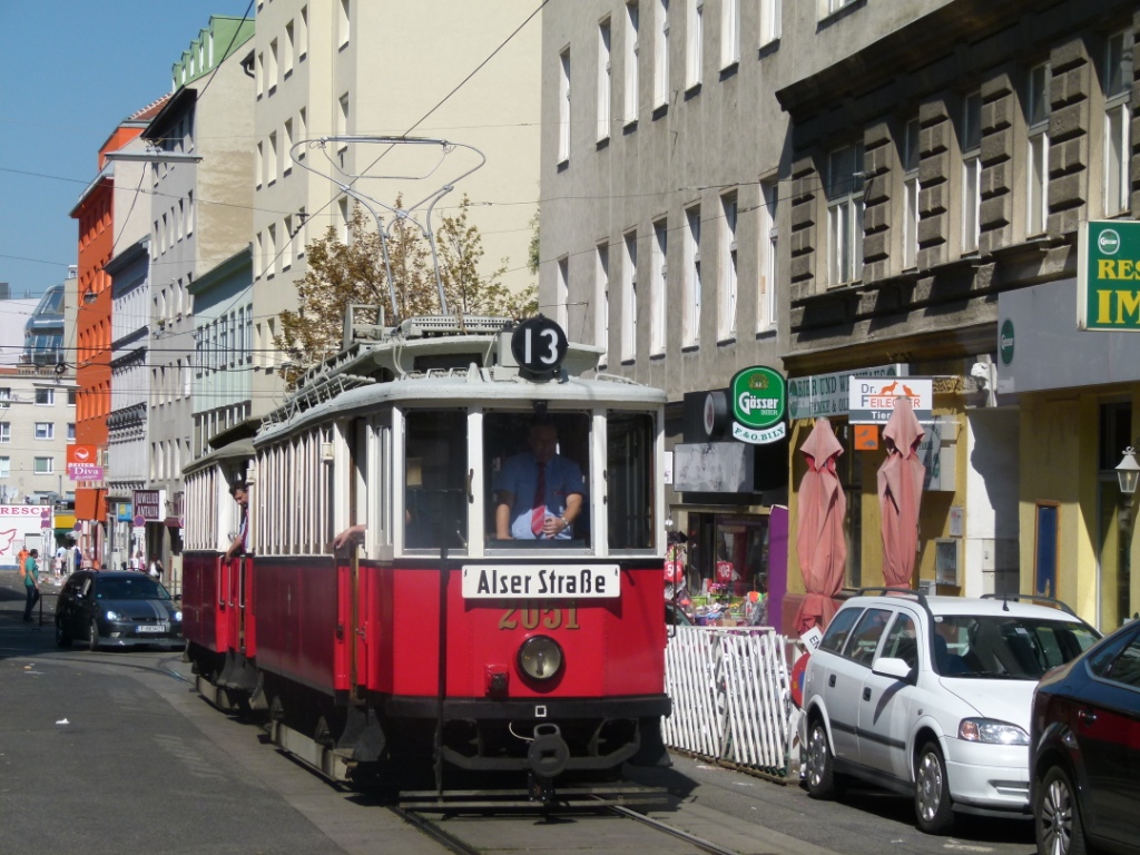 Вена, Graz Type G2 № 2051; Вена — Tramwaytag 2013 Вена, Graz Type G2 № 2051; Вена — Tramwaytag 2013