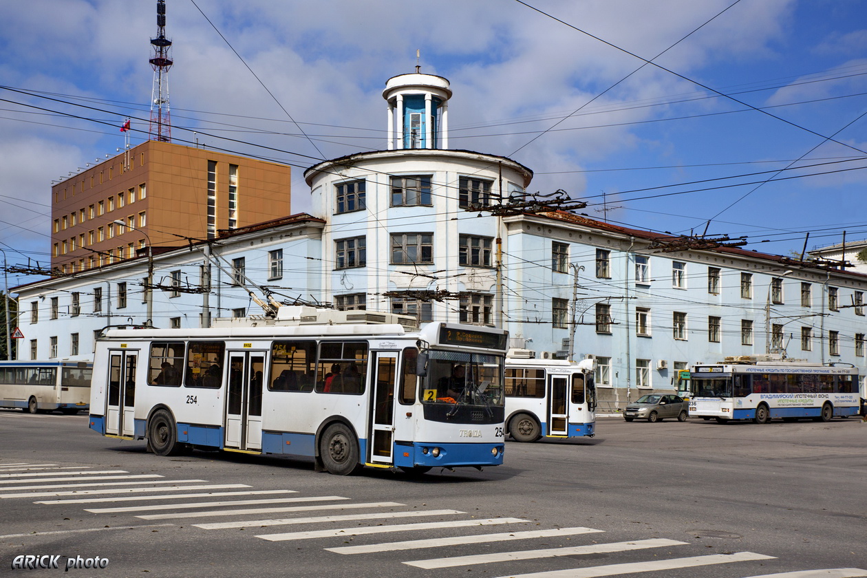 Владимир, ЗиУ-682Г-016.04 № 254; Владимир, Тролза-5275.05 «Оптима» № 236