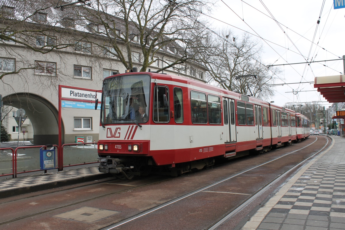 Дуйсбург, Duewag B80C № 4705; Дуйсбург, Duewag B80C № 4716 Дуйсбург, Duewag B80C № 4705; Дуйсбург, Duewag B80C № 4716