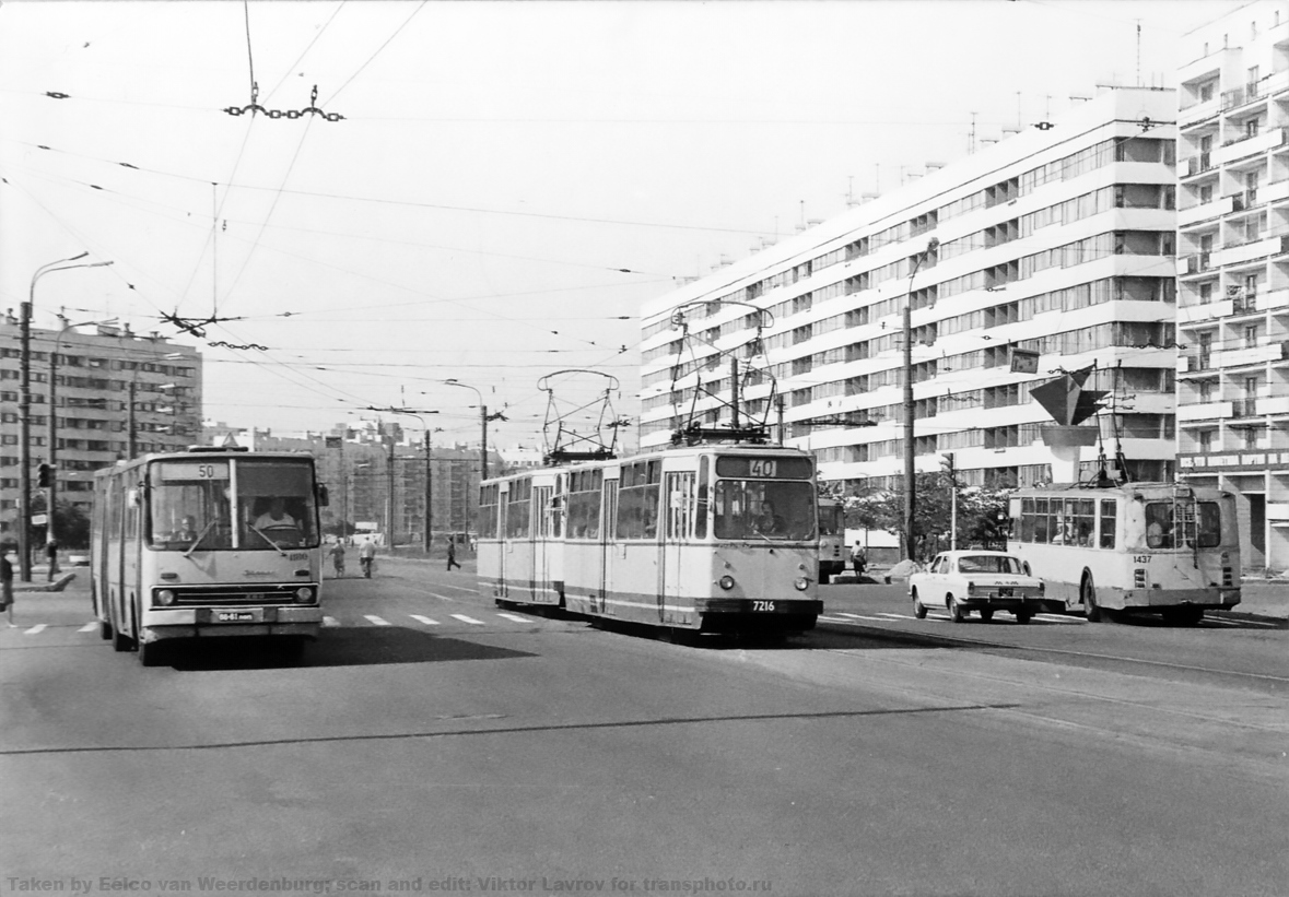 Sankt Petersburg, LM-68M Nr 7216; Sankt Petersburg, ZiU-682B Nr 1437 Sankt Petersburg, LM-68M Nr 7216; Sankt Petersburg, ZiU-682B Nr 1437