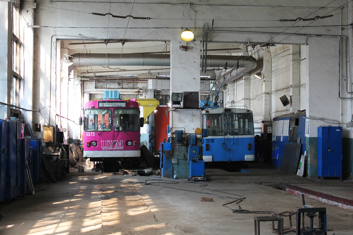 Nizhny Novgorod, Nizhtroll (ZiU-682G) # 3573 Nizhny Novgorod, Nizhtroll (ZiU-682G) # 3573