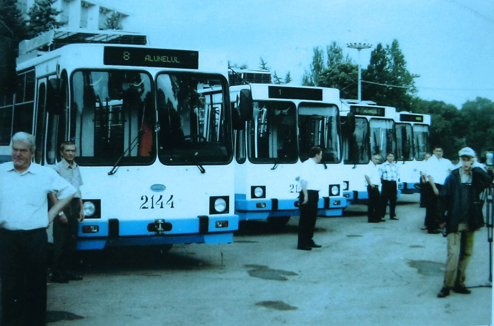 Кишинёв, ЮМЗ Т2 № 2144; Кишинёв, ЮМЗ Т2 № 2145; Кишинёв, ЮМЗ Т2 № 2146; Кишинёв, ЮМЗ Т2 № 2147