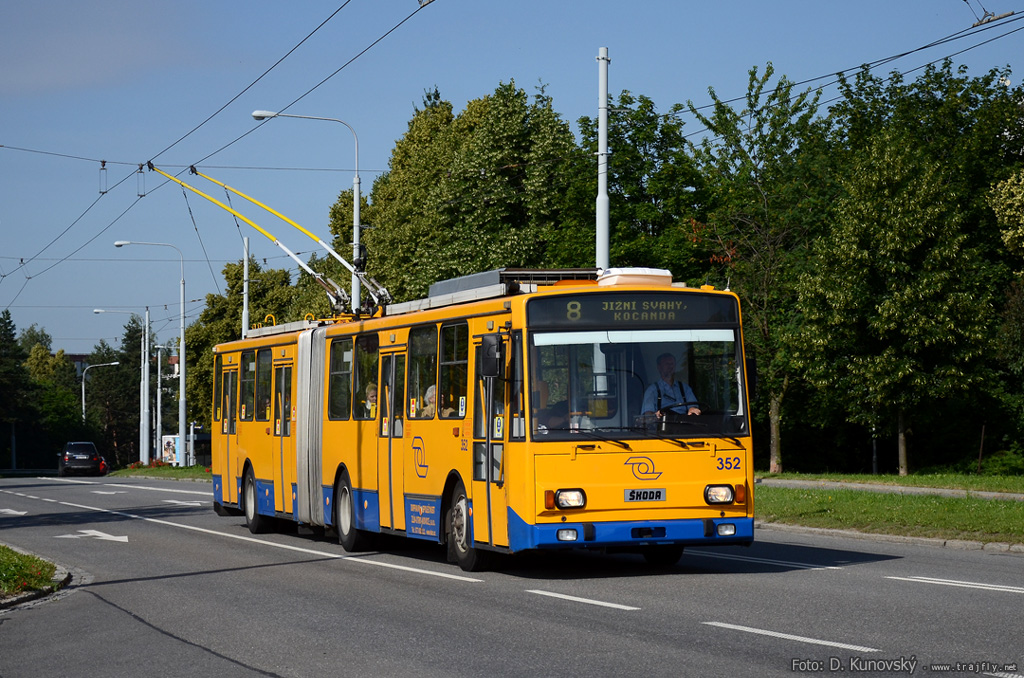 Злин, Škoda 15Tr13/6M № 352