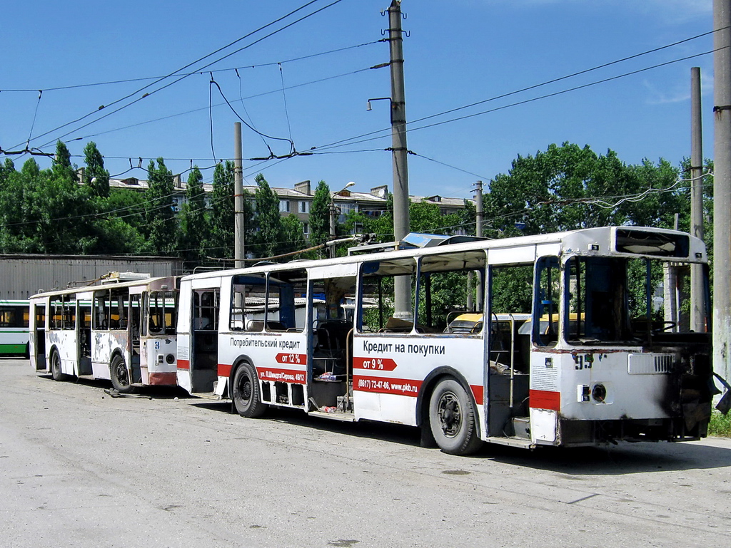 Новоросійськ, ЗиУ-682Г [Г00] № 95; Новоросійськ, АКСМ 101 № 3