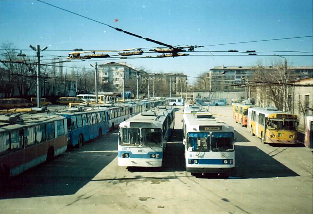 Novorosijskas, AKSM 101 nr. 100; Novorosijskas, ZiU-682 (VZSM) nr. 31; Novorosijskas, AKSM 101 nr. 3