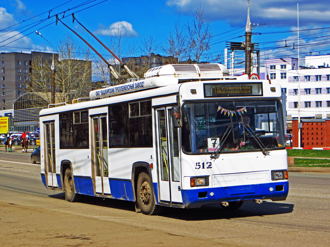 Киров, БТЗ-52764Р № 512