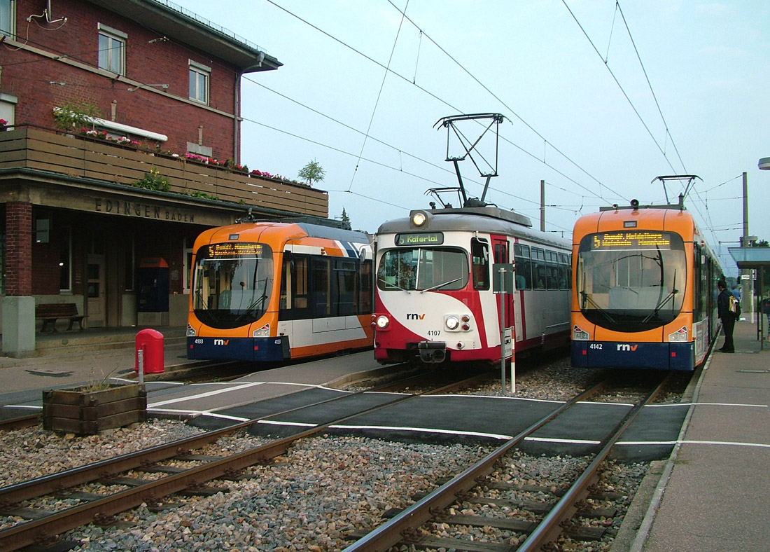 Рейн-Неккар, Bombardier RNV6Z № 4133; Рейн-Неккар, Duewag GT8 № 4107; Рейн-Неккар, Bombardier RNV6Z № 4142