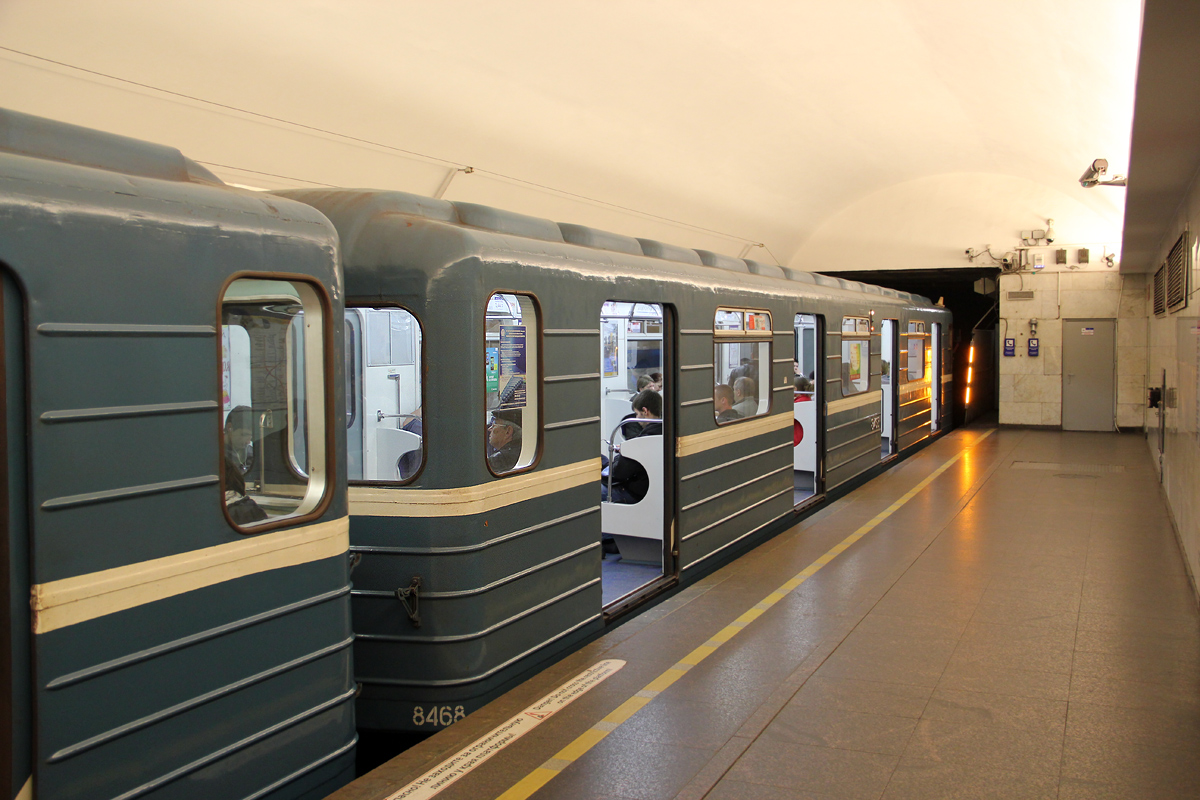 Санкт-Петербург, 81-717 (ЛВЗ) № 8468