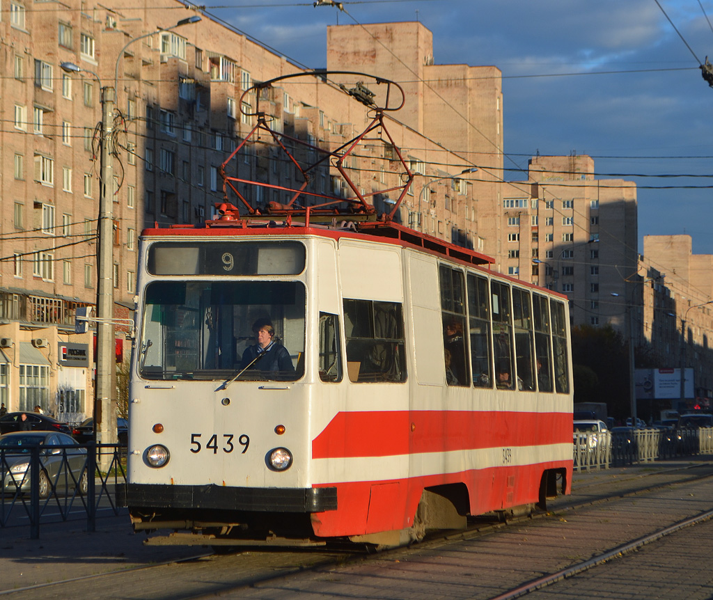 Санкт-Петербург, ЛМ-68М № 5439
