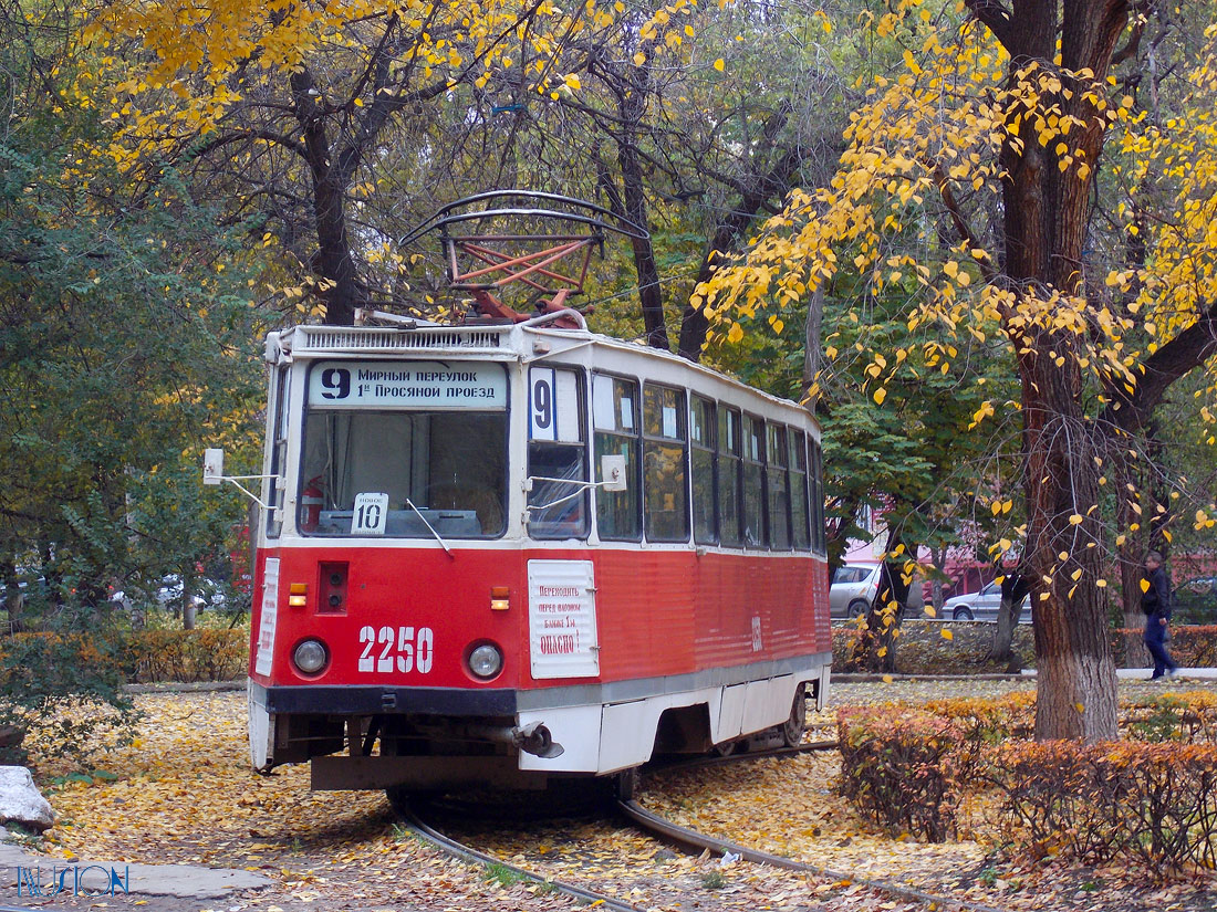 Saratów, 71-605 (KTM-5M3) Nr 2250