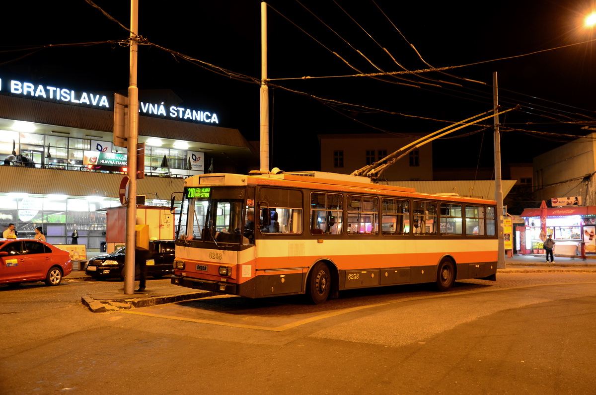 Братислава, Škoda 14Tr08/6 № 6238