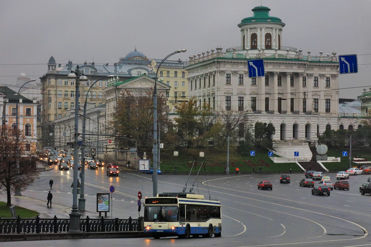 Москва, СВАРЗ-МАЗ-6235.00 № 8866