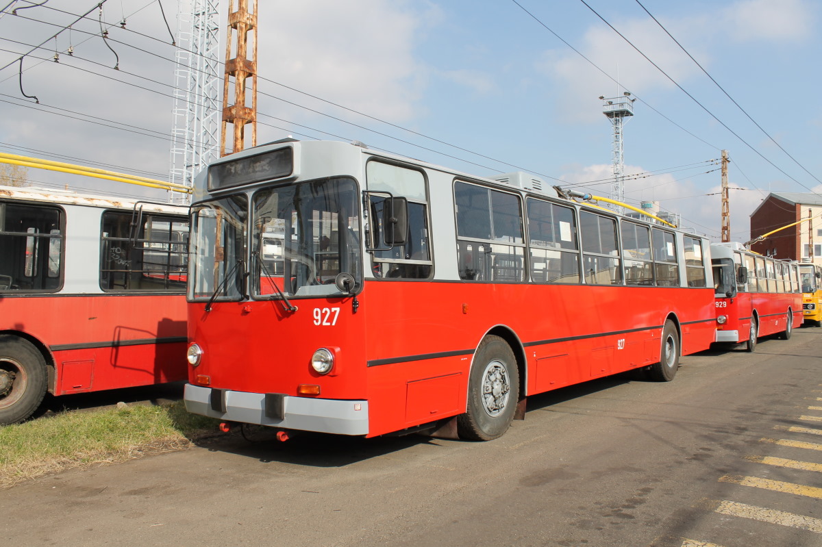 Будапешт, ЗиУ-682УВ № 927; Будапешт — Троллейбусный парк