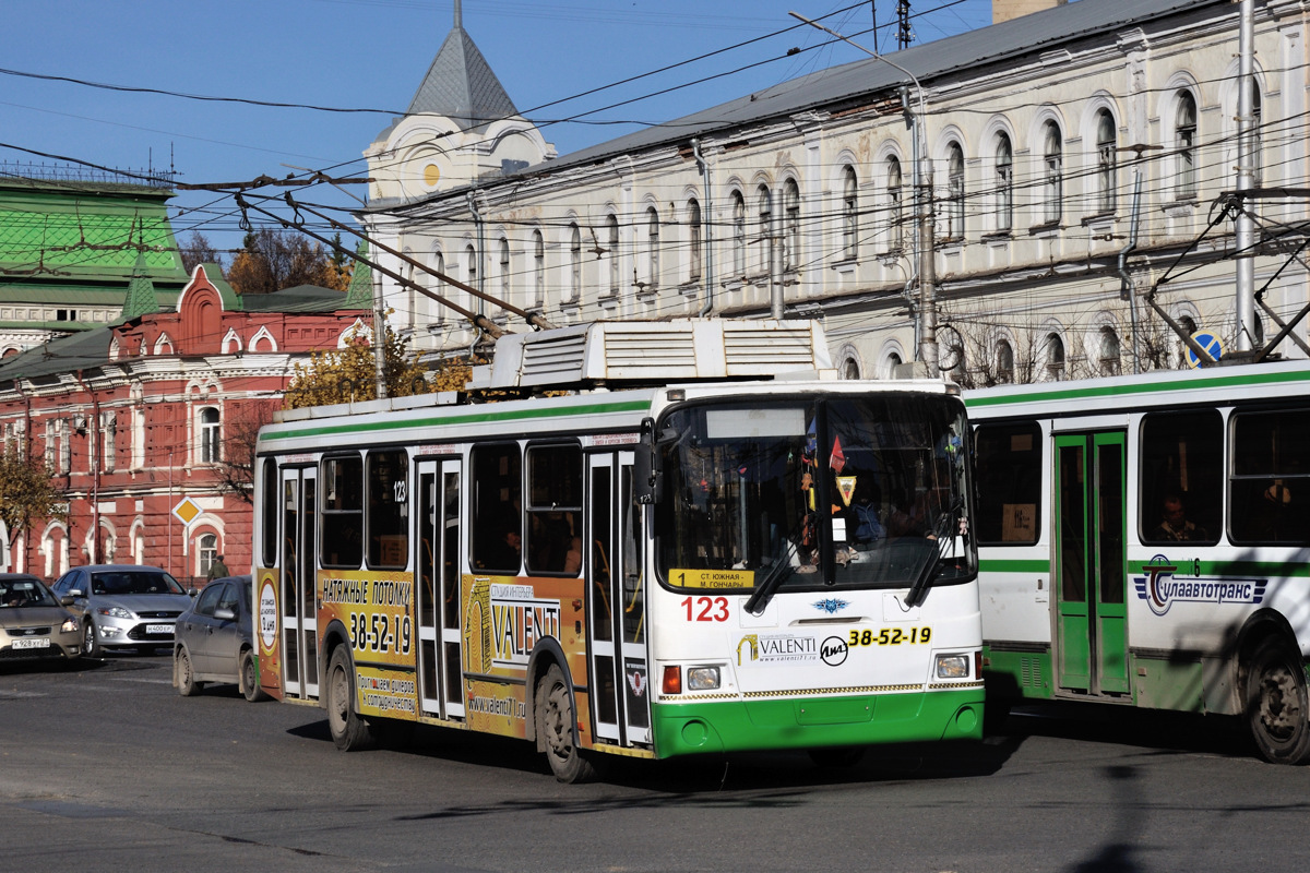 Тула, ЛиАЗ-5280 № 123