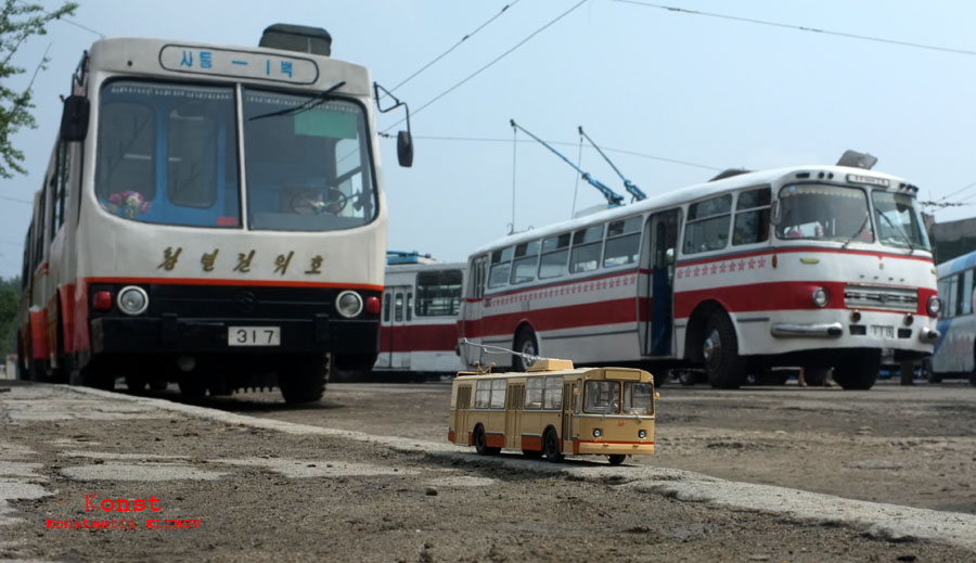 Pyongyang, Chollima 903 nr. 317; Pyongyang, Chollima 70 nr. 118; Modelling; Pyongyang — Trolleybus depot