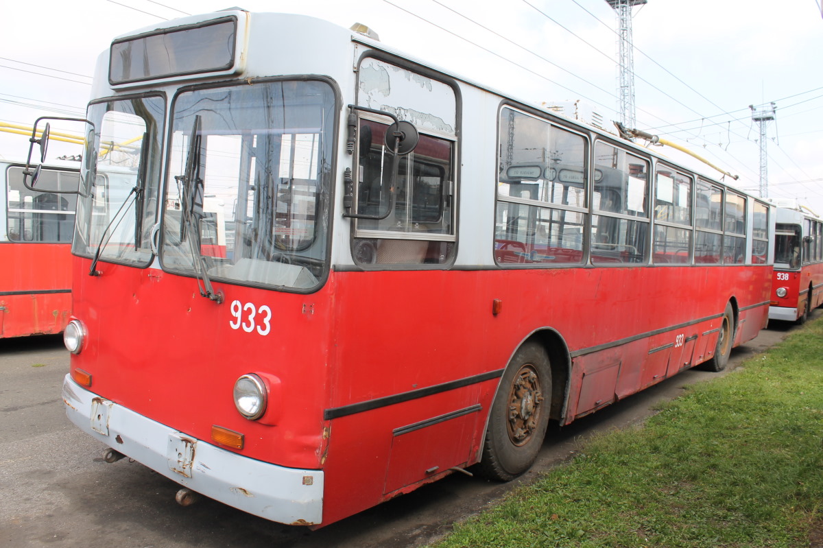 Будапешт, ЗиУ-682УВ № 933; Будапешт — Троллейбусный парк