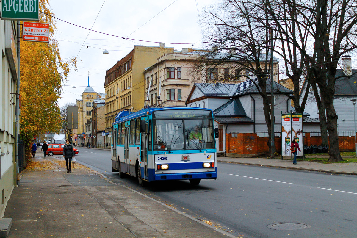 Рига, Škoda 14Tr18/6M № 24203