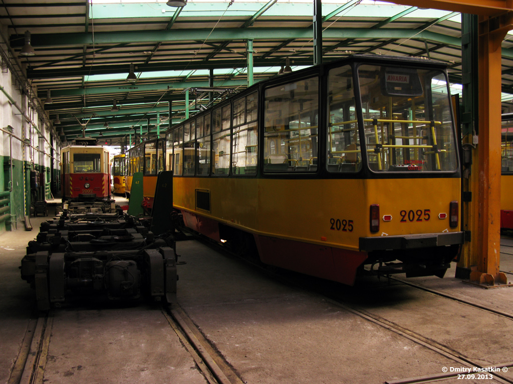 Варшава, WIwK/GFW K № 2002; Варшава, Konstal 105N2k № 2025