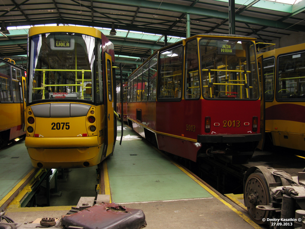 Варшава, Konstal 105N2k/2000 № 2075; Варшава, Konstal 105N2k № 2013