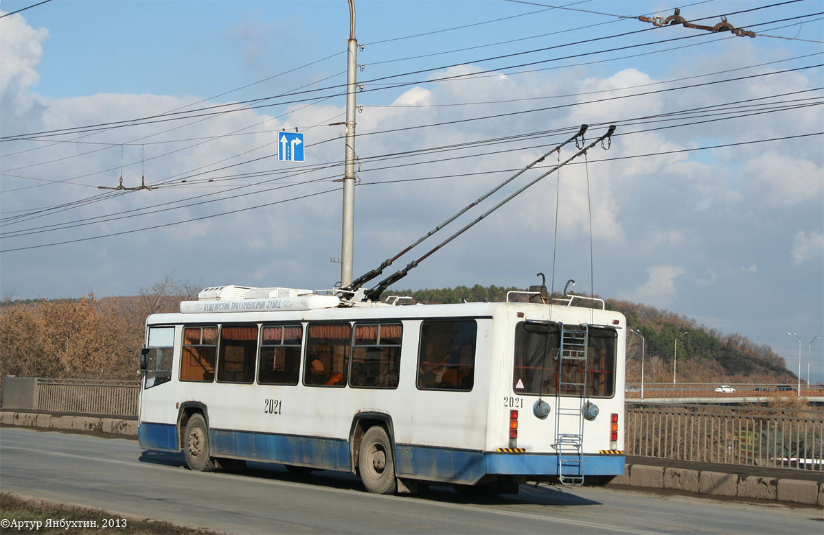 Уфа, БТЗ-52761Т № 2021