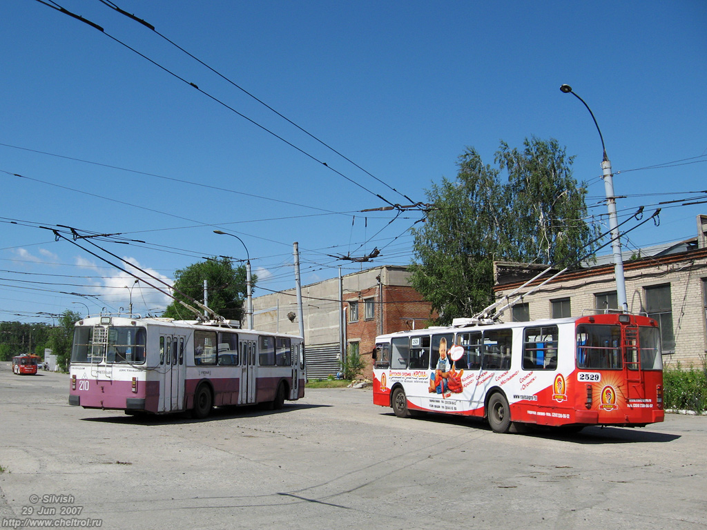 Челябинск, ЗиУ-682Г [Г00] № 210; Челябинск, ЗиУ-682Г-012 [Г0А] № 2529