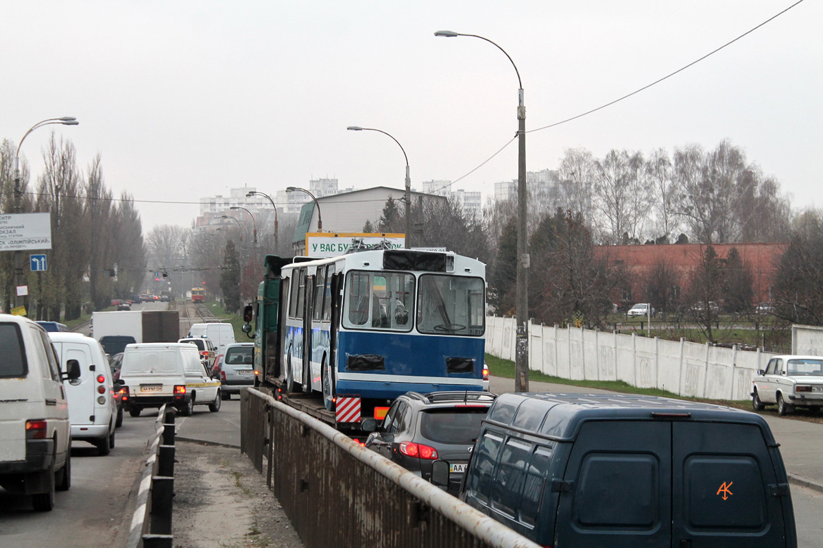 Vinica, ZiU-682V č. 244; Kyjev — Miscellaneous photos