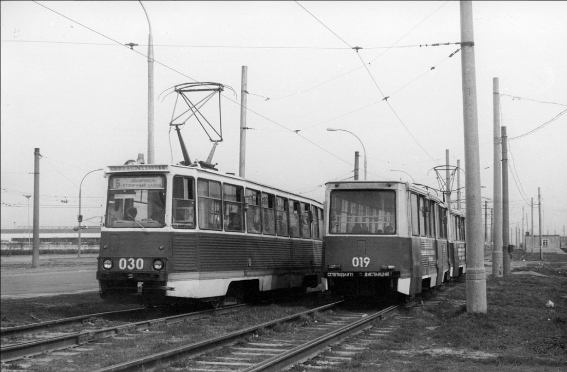 Набережные Челны, 71-605 (КТМ-5М3) № 030; Набережные Челны, 71-605 (КТМ-5М3) № 019; Набережные Челны — Старые фотографии