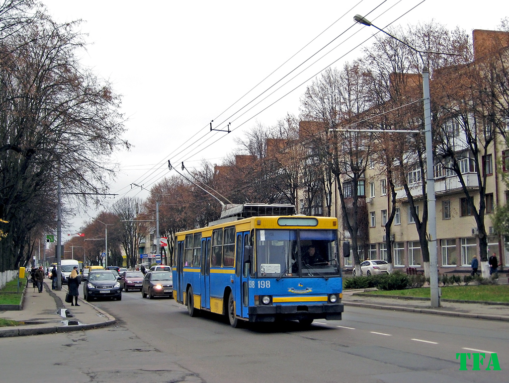 Luck, YMZ T2 č. 198