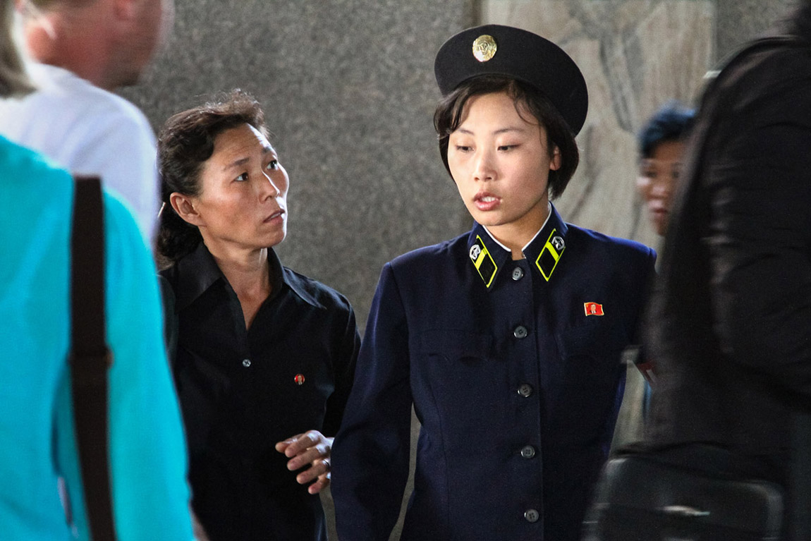 Пхеньян — Линия 1 — станция Пухын (Освоение Родины); Работники электротранспорта Пхеньян — Линия 1 — станция Пухын (Освоение Родины); Работники электротранспорта